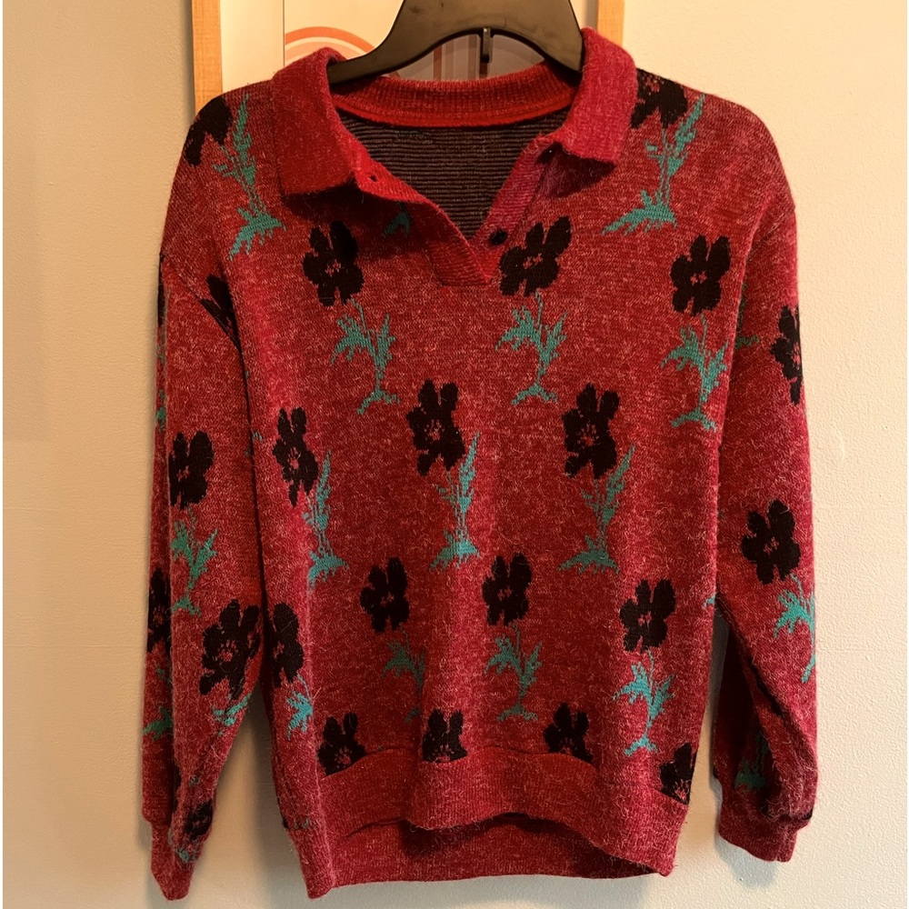 UNIQUE VINTAGE WOOL SWEATER W/ FLOWER PATTERN- size S